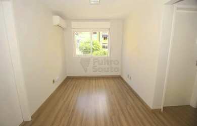 Imagem: O apartamento possui 1 Dormitório, 1 Banheiro, 1 Vaga na garagem