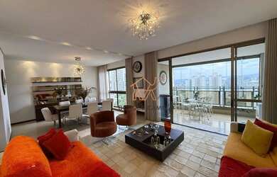 Imagem: O apartamento possui 4 Dormitórios, 4 Banheiros, 4 Vagas na