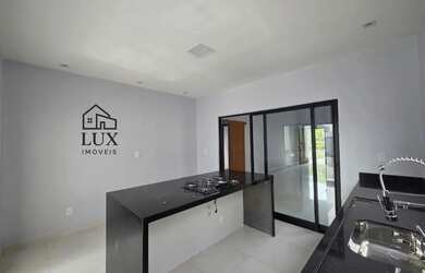 Imagem: A casa em condomínio possui 3 Dormitórios, 2 Banheiros, 4