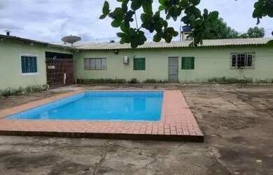 Imagem: A casa possui 3 Dormitórios, 2 Banheiros e está localizado