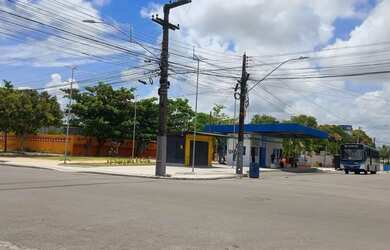 Imagem: A casa possui 3 Dormitórios, 1 Vaga na garagem, 200m² de Área