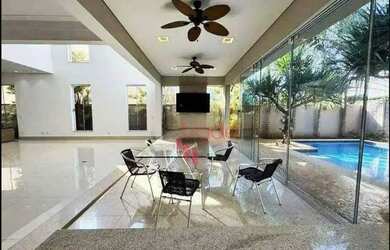 Imagem: A casa em condomínio possui 4 Dormitórios, 5 Banheiros, 4