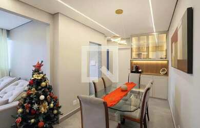 Imagem: O apartamento possui 3 Dormitórios, 1 Banheiro, 1 Vaga na garagem