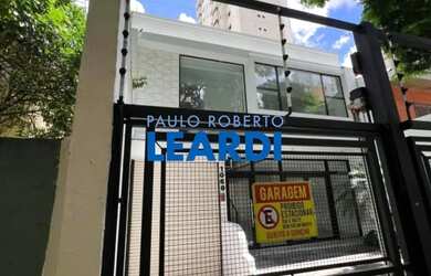 Imagem: O depósito possui 5 Vagas na garagem e 400m² de Área e está