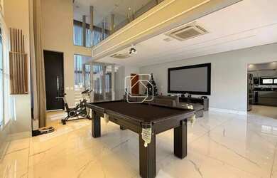 Imagem: A casa em condomínio possui 5 Dormitórios, 5 Banheiros, 4