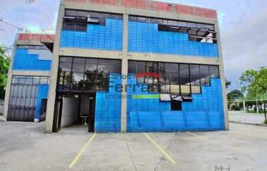 Imagem: O depósito possui 5 Vagas na garagem e 1600m² de Área e está