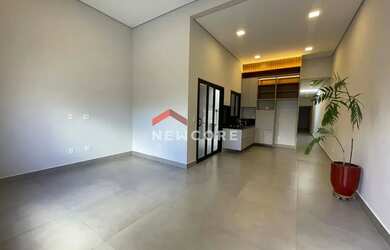 Imagem: A casa possui 3 Dormitórios, 2 Banheiros, 2 Vagas na garagem