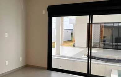 Imagem: A casa em condomínio possui 3 Dormitórios, 4 Banheiros, 5