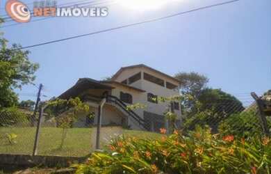 Imagem: A casa possui 4 Dormitórios, 4 Banheiros e 150m² de Área