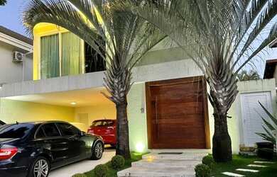 Imagem: A casa em condomínio possui 4 Dormitórios, 5 Banheiros, 4