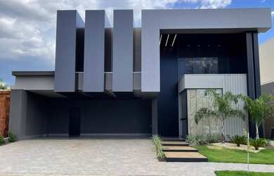 Imagem: A casa em condomínio possui 3 Dormitórios, 2 Banheiros, 5