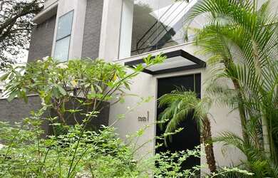 Imagem: A casa em condomínio possui 4 Dormitórios, 5 Banheiros, 5