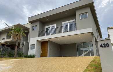 Imagem: A casa em condomínio possui 4 Dormitórios, 5 Banheiros, 5