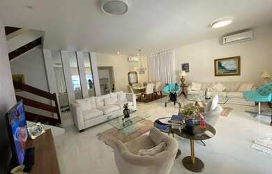 Imagem: A casa em condomínio possui 5 Dormitórios, 5 Banheiros, 3