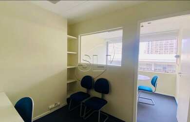 Imagem: O depósito possui 1 Vaga na garagem e 30m² de Área e está