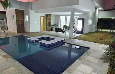 Imagem: A casa em condomínio possui 3 Dormitórios, 4 Banheiros, 4