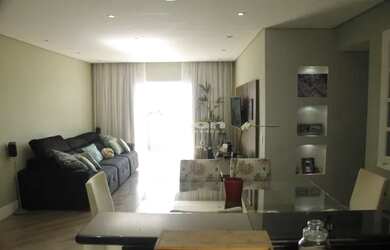 Imagem: O apartamento possui 3 Dormitórios, 1 Banheiro, 3 Vagas na