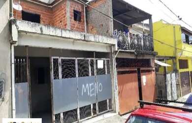 Imagem: A casa possui 3 Dormitórios, 1 Banheiro, 3 Vagas na garagem