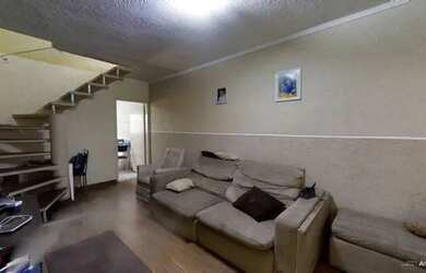 Imagem: A casa possui 2 Dormitórios, 1 Banheiro, 1 Vaga na garagem