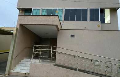 Imagem: O apartamento possui 3 Dormitórios, 1 Banheiro, 1 Vaga na garagem