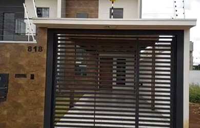 Imagem: A casa possui 2 Dormitórios, 2 Banheiros, 1 Vaga na garagem