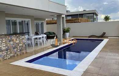 Imagem: A casa em condomínio possui 4 Dormitórios, 5 Banheiros, 4