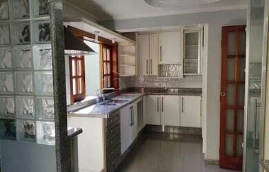 Imagem 12: Casa Sobrado em Jundiaí. Piscina, Varanda, Guarda roupaeLareira