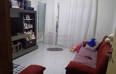 Imagem: A casa possui 2 Dormitórios, 2 Banheiros, 1 Vaga na garagem