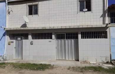 Imagem: A casa possui 2 Dormitórios e 1 Banheiro e está localizado