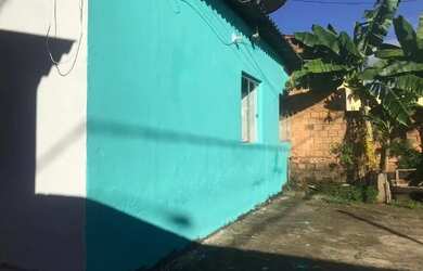 Imagem: A casa possui 3 Dormitórios, 1 Banheiro, 2 Vagas na garagem