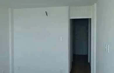 Imagem 2: Apartamento para venda possui 40 metros quadrados com 1 quarto em Botafogo - Rio de Janeir