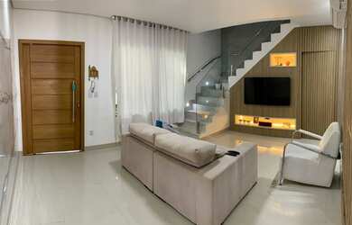 Imagem: A casa em condomínio possui 3 Dormitórios, 4 Banheiros, 2