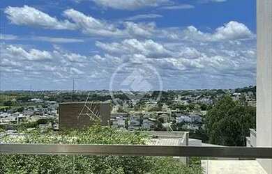 Imagem: A casa em condomínio possui 5 Dormitórios, 5 Banheiros, 4