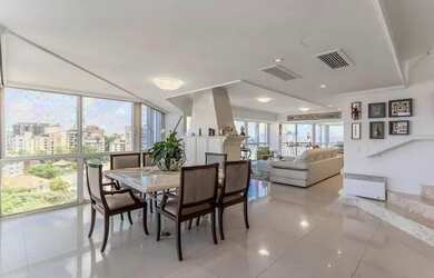 Imagem: O apartamento na cobertura possui 4 Dormitórios, 5 Banheiros