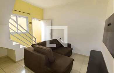 Imagem: A casa em condomínio possui 2 Dormitórios, 2 Banheiros, 1