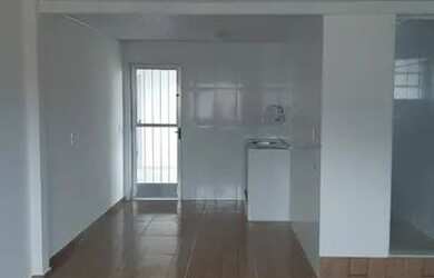 Imagem: A casa possui 1 Banheiro, 25m² de Área e está localizado