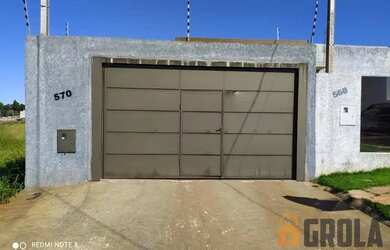 Imagem: A casa possui 2 Dormitórios, 2 Banheiros, 1 Vaga na garagem