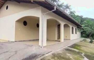 Imagem 5: Alugo Casa. Churrasqueira, 310m² de Área, 3 Vagas na garageme3 Dormitórios