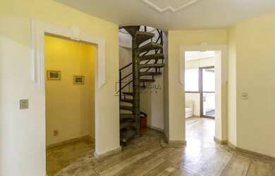 Imagem: O apartamento na cobertura possui 3 Dormitórios, 3 Banheiros