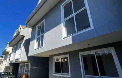 Imagem: A casa em condomínio possui 3 Dormitórios, 2 Banheiros, 3