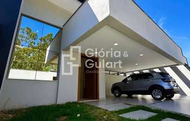 Imagem: A casa possui 3 Dormitórios, 2 Banheiros, 3 Vagas na garagem