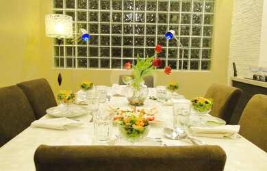 Imagem: A casa possui 4 Dormitórios, 4 Banheiros, 4 Vagas na garagem