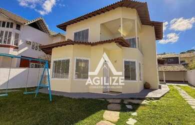 Imagem: A casa possui 4 Dormitórios, 3 Banheiros, 4 Vagas na garagem