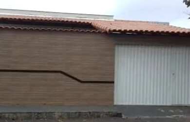 Imagem: A casa em condomínio possui 3 Dormitórios, 2 Banheiros, 1