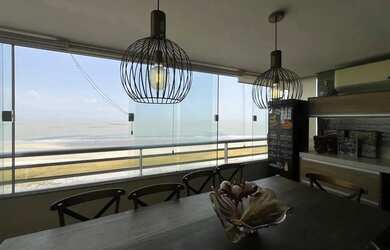 Imagem: O apartamento possui 4 Dormitórios, 5 Banheiros, 3 Vagas na