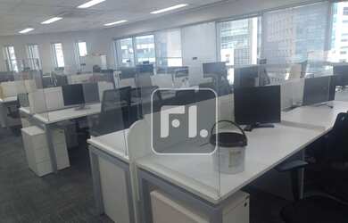 Imagem: O depósito possui 5 Vagas na garagem, 245m² de Área, Imóvel