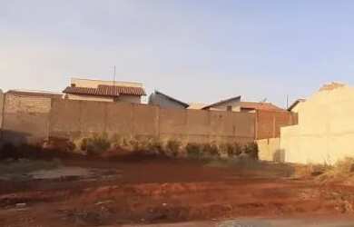 Imagem: O terreno possui 600-0m² de Área e está localizado em Cidade