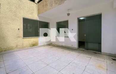 Imagem: Apartamento com Área Privativa - / Residencial / Copacabana