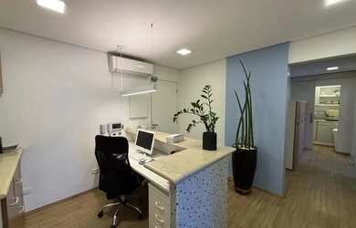 Imagem: O depósito possui 2 Vagas na garagem, 100m² de Área e está