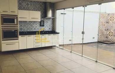 Imagem 2: Casa em Condomínio Fechado para venda com 135 m² e 3 quartos em Distrito Industrial Doming